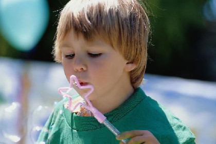楚辞取名男孩猪年宝宝