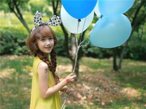 虎年艾姓女孩起名_艾珺婷名字测分打分