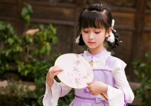 女孩名字优雅诗经有出息