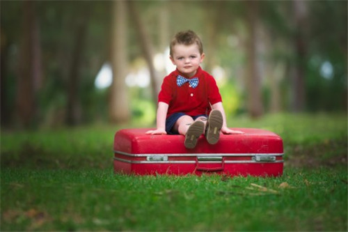 姓蔡男孩缺水缺木名字怎么取