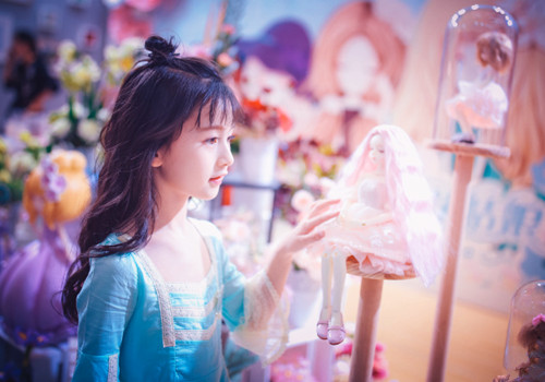 2022巩氏起名_巩倩宁名字测JX