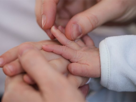 比较霸气的女孩名字双字译 中间带译字的女孩名字属虎